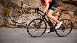 Nowa seria rowerów szosowych BMC Teammachine ALR Sport, BIZNES - Szosowe rowery BMC Teammachine ALR to kolejna z nowości w kolekcji marki BMC Switzerland. Jak tłumaczy producent, nowe modele wyróżniają się m.in. zaawansowanymi technologicznie i zaprojektowanymi od podstaw ramami aluminiowymi.